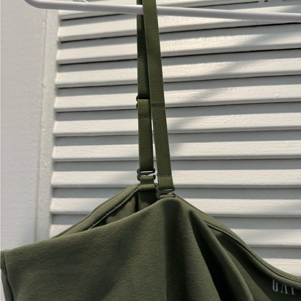 NWT Gap Crop Cami - Picture 6 of 6